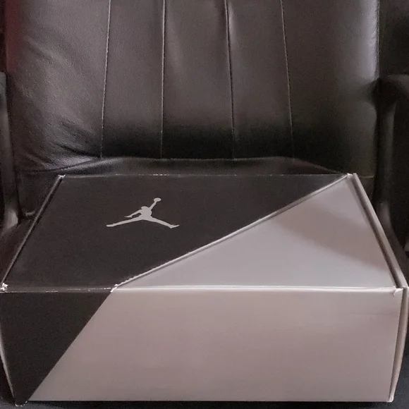 AIR JORDAN 11 RETRO 'Jubilee/25th Anniversary' 2020 - Picture 11 of 14